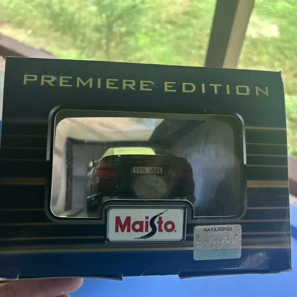 Maisto Premiere Edition 1:18 Scale Diecast Mercedes Benz SL65 AMG New In Box